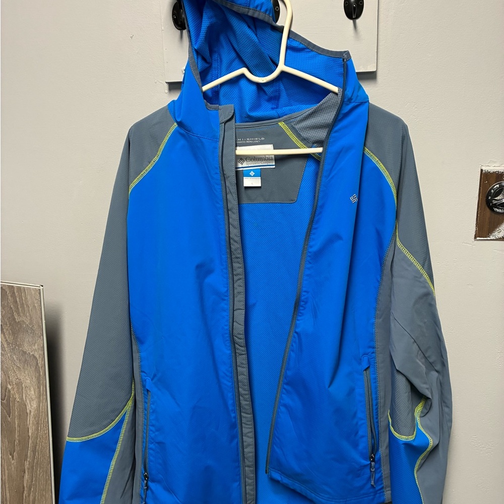 Columbia Blue and Gray hooded lightweight Jacket